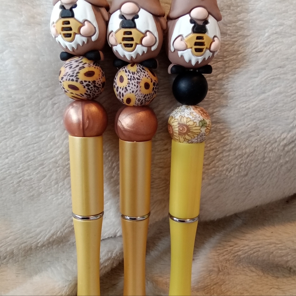 #1901  Bee A Friend